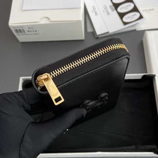 激安価格!セリーヌ 長財布 ラウンドジップ キュイル トリオンフ n級品 Ceu97156
