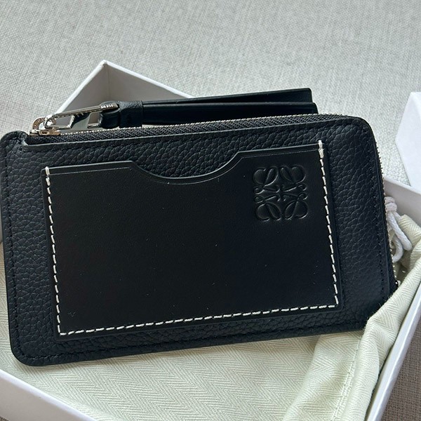 ロエベ 偽物 アナグラム レザー フラグメントケース ブラック loy51769