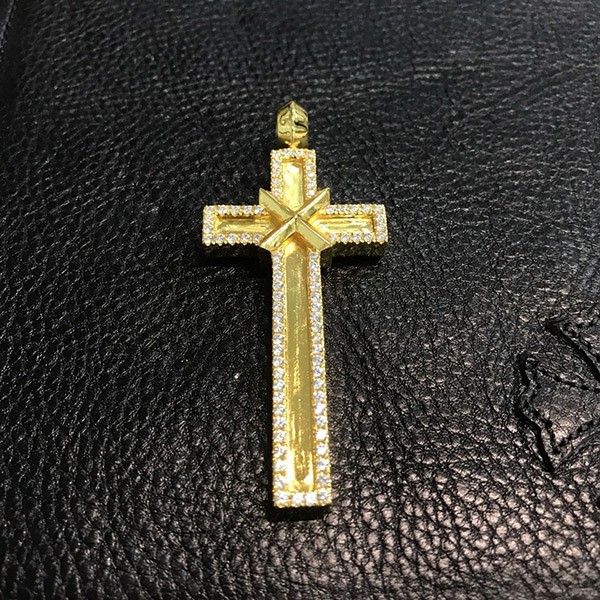すぐ届 クロムハーツ 偽物 22K スモールメイプルソープクロス ゴールド ネックレス Kuu81091