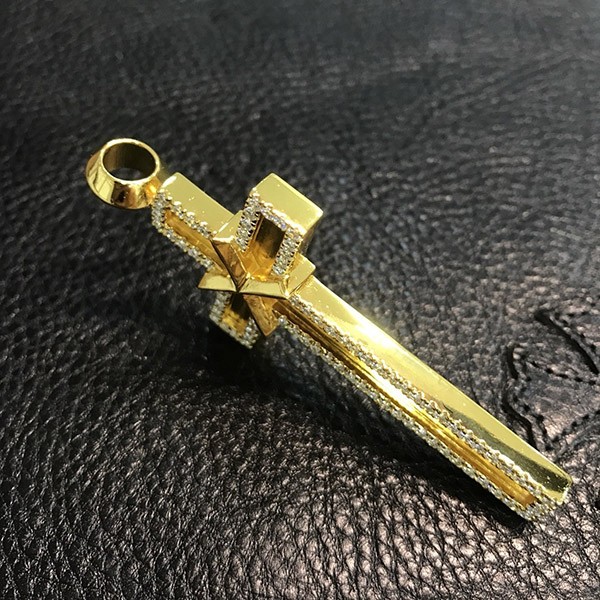 すぐ届 クロムハーツ 偽物 22K スモールメイプルソープクロス ゴールド ネックレス Kuu81091