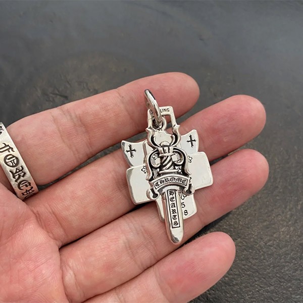 クロムハーツ 3トリンケッツペンダント コピー チェーン付 ネックレス Kup18995