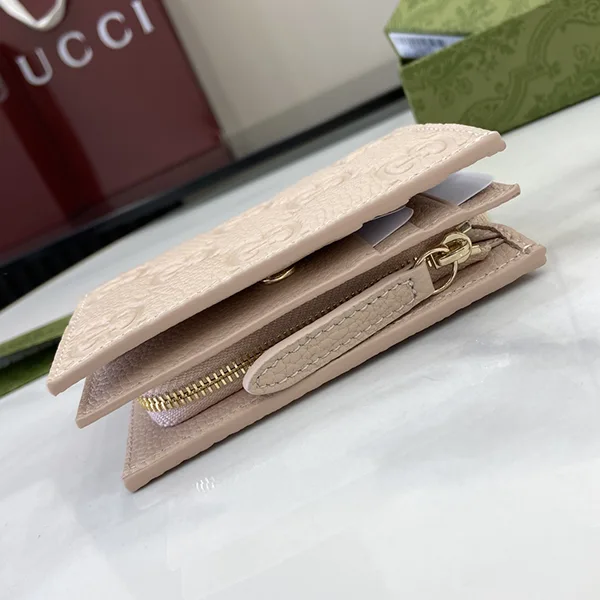 25絶対欲しい!グッチ GGエンブレム ウォレット 偽物 815874