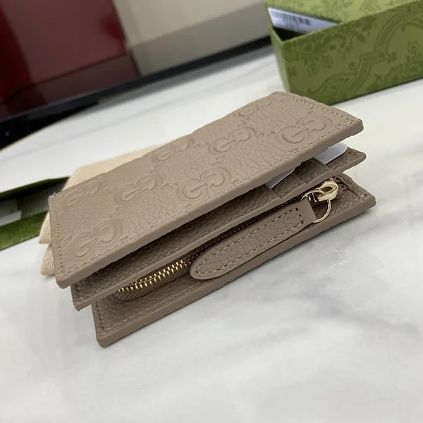 目を惹く逸品!グッチ GGエンブレム ウォレット コピー 81587