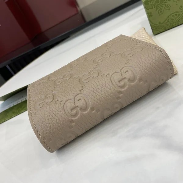 目を惹く逸品!グッチ GGエンブレム ウォレット コピー 81587