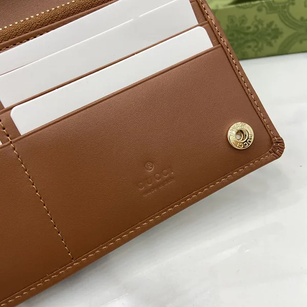 グッチ GGエンブレム N級品 コンチネンタルウォレット 820688 FAD6L9758
