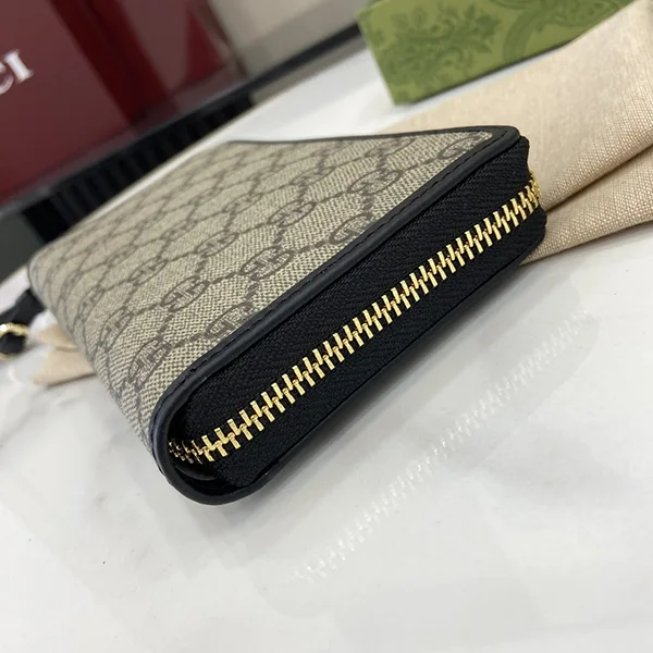 【グッチ】GGエンブレム ジップアラウンドウォレット 偽物 819122FAD6