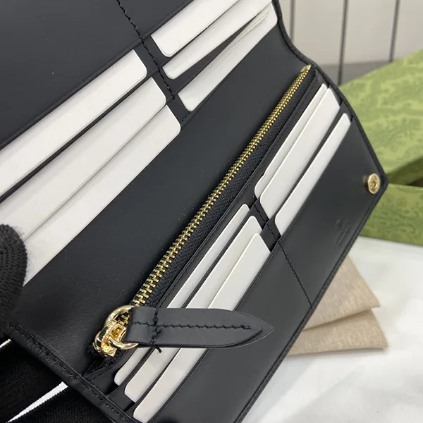グッチ GGエンブレム コンチネンタルウォレット 偽物 820688FAD6L