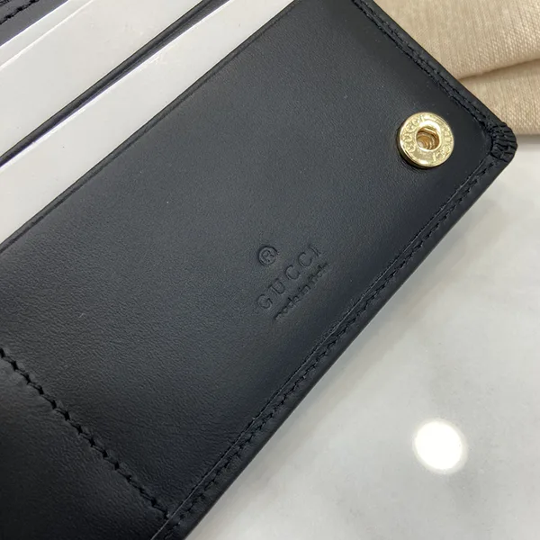 グッチ GGエンブレム コンチネンタルウォレット 偽物 820688FAD6L