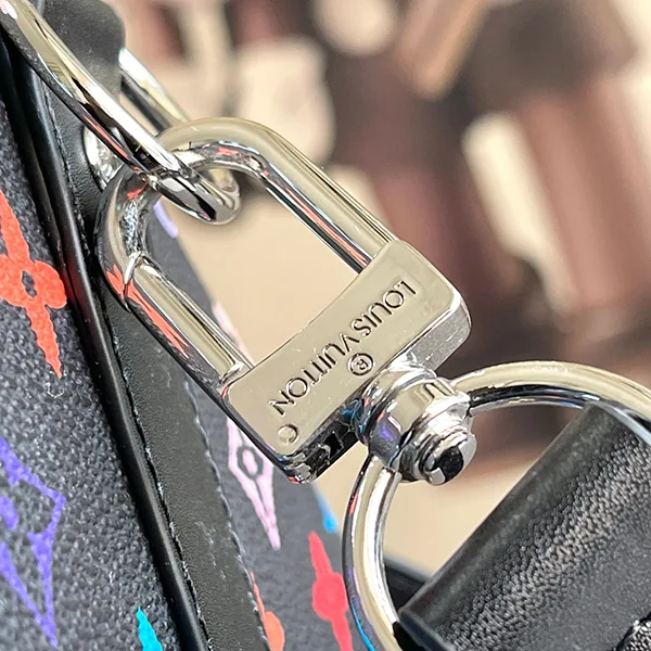 【モダンでシック★】ルイヴィトン LVxTM キーポル・バンドリエール 50 偽物 M13745