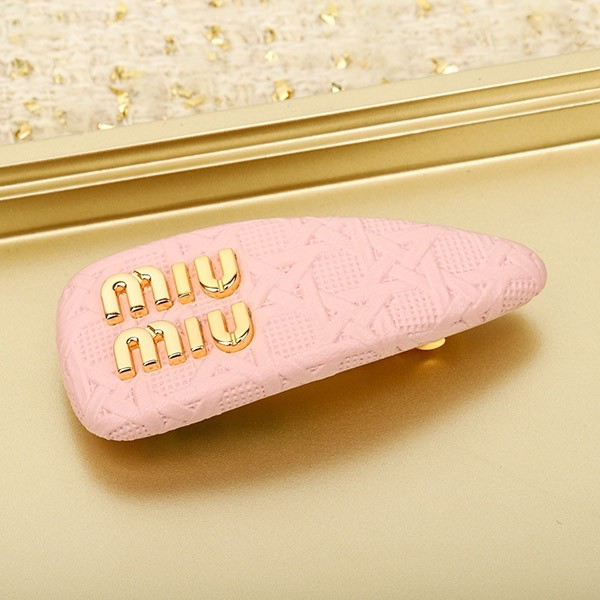 TWICE サナさん着用♥ミュウミュウ ロゴ入り ヘアクリップ コピー myr31395