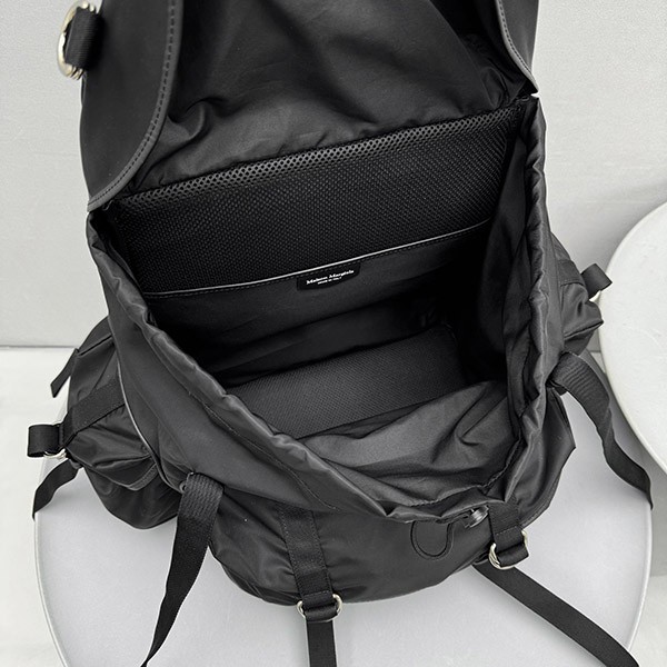 新着 人気 ★メゾン マルジェラ 偽物★ハイテク XLバックパック SB2WA001