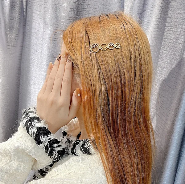 フェンディ エフイズフェンディ 偽物 GP×ラインストーン ヘアピン fey51616