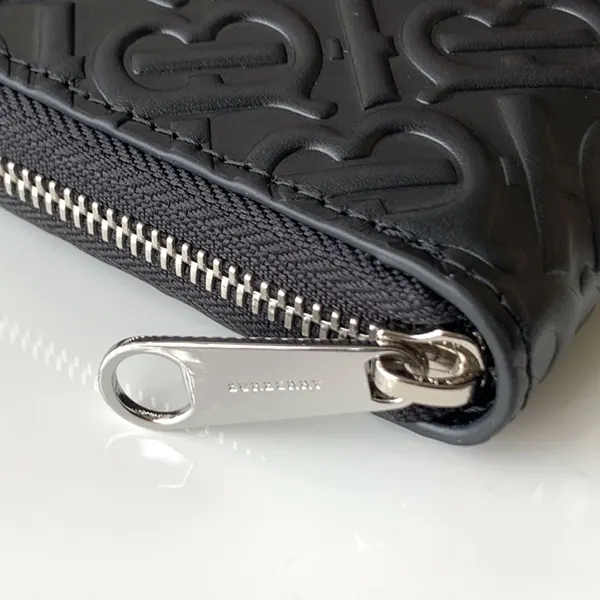 バーバリー 長財布 偽物 ラウンドジップウォレット Bal67766