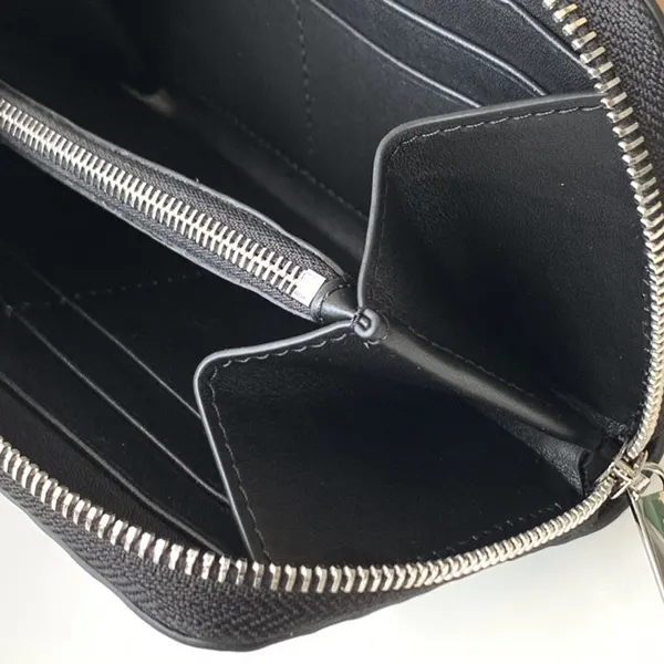 バーバリー 長財布 偽物 ラウンドジップウォレット Bal67766