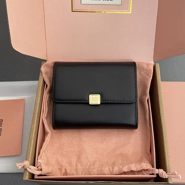 ミュウミュウ ナッパレザー 激安 ウォレット スモール 財布 myu81948