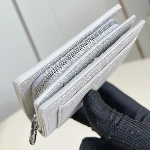 n級 おすすめ ルイヴィトン ポルトフォイユ・クレア 二つ折り財布 コピー vui70845