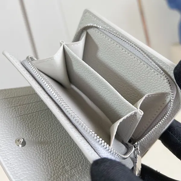 n級 おすすめ ルイヴィトン ポルトフォイユ・クレア 二つ折り財布 コピー vui70845