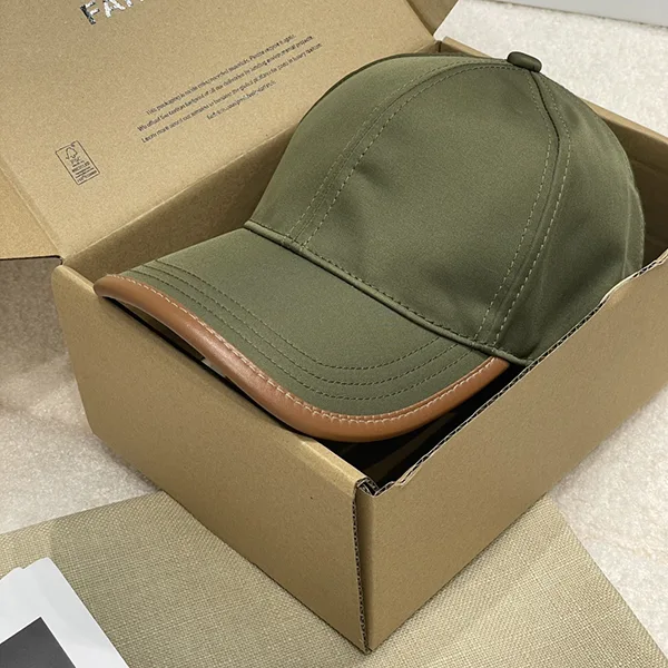 目を惹く逸品!【プラダ】ロゴ Re-Nylon ベースボールキャップ コピー puk98995