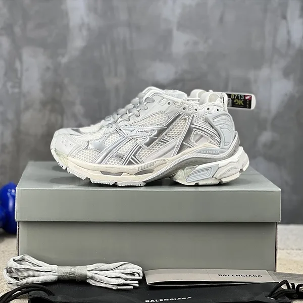 【バレンシアガ】RUNNER スニーカー コピー メッシュ&ナイロン 677402W3RB