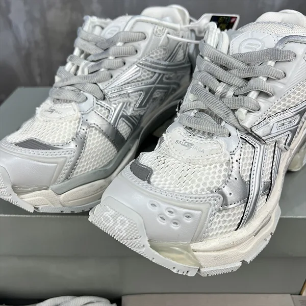【バレンシアガ】RUNNER スニーカー コピー メッシュ&ナイロン 677402W3RB
