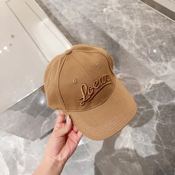 さらなる高みへ【ロエベ】刺しゅうロゴ入り キャップ パロディ lov19881