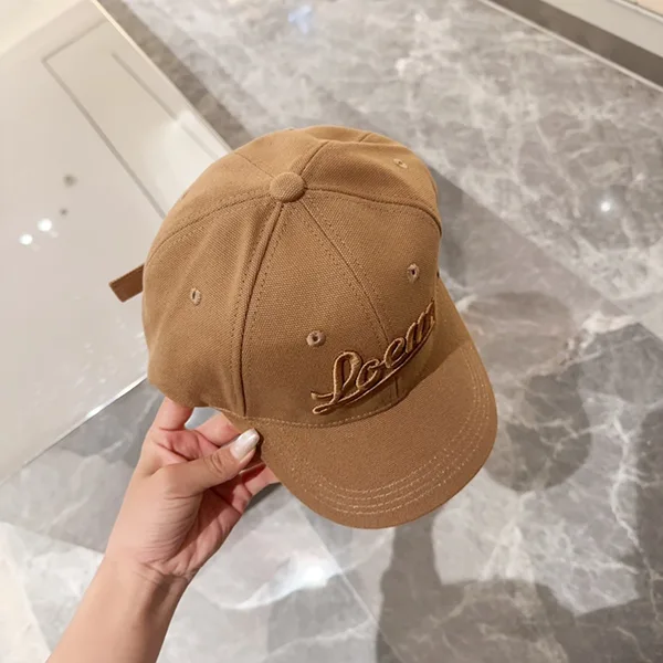 さらなる高みへ【ロエベ】刺しゅうロゴ入り キャップ パロディ lov19881