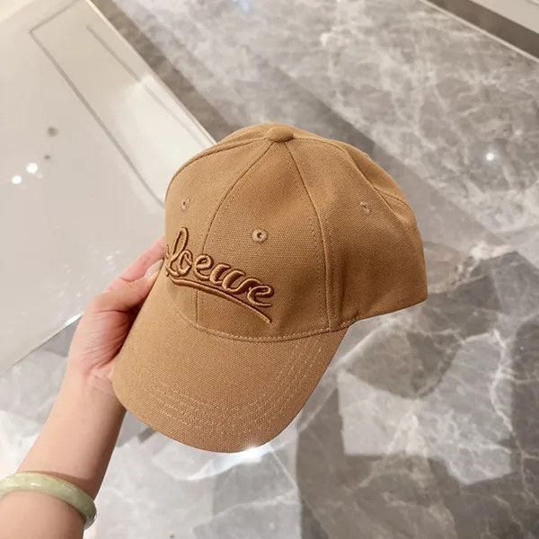 さらなる高みへ【ロエベ】刺しゅうロゴ入り キャップ パロディ lov19881
