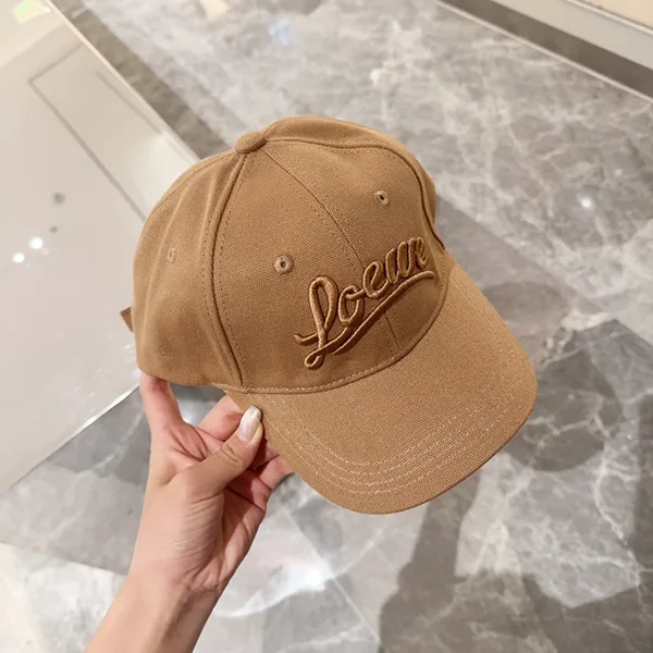 さらなる高みへ【ロエベ】刺しゅうロゴ入り キャップ パロディ lov19881