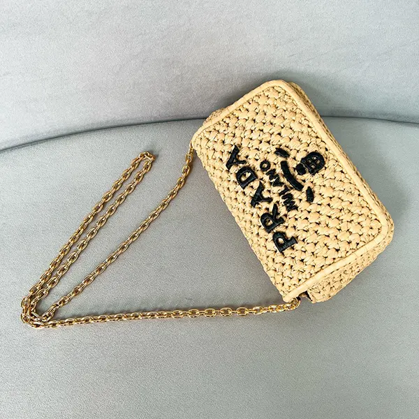 注目★プラダ ロゴ刺繍 クロシェ ショルダーバッグ コピー商品 2色展開 pup90974