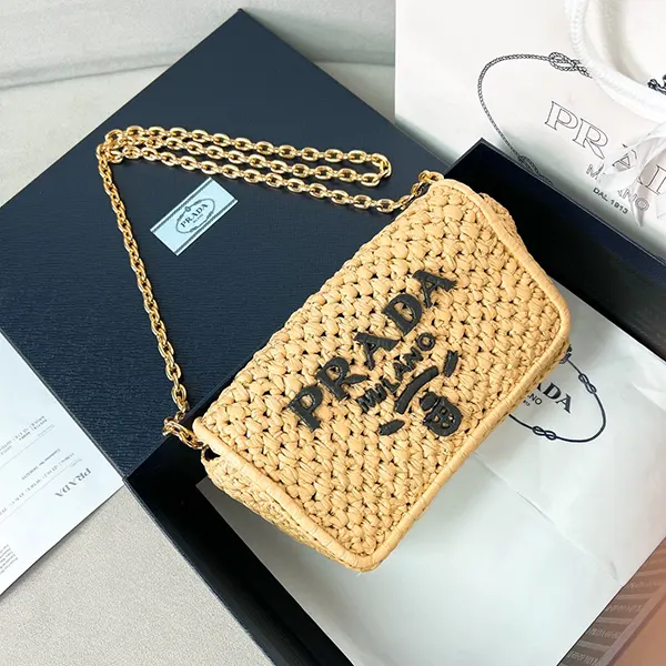 注目★プラダ ロゴ刺繍 クロシェ ショルダーバッグ コピー商品 2色展開 pup90974