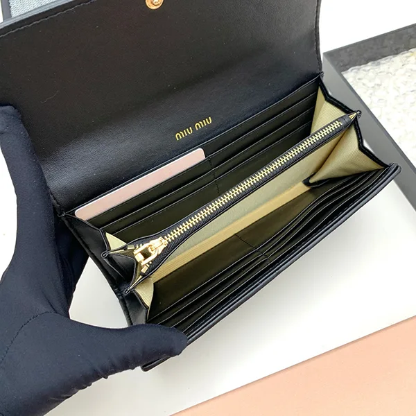 ☆超人気☆ミュウミュウ コピー商品 レザー財布 長財布 マテラッセ myx27709