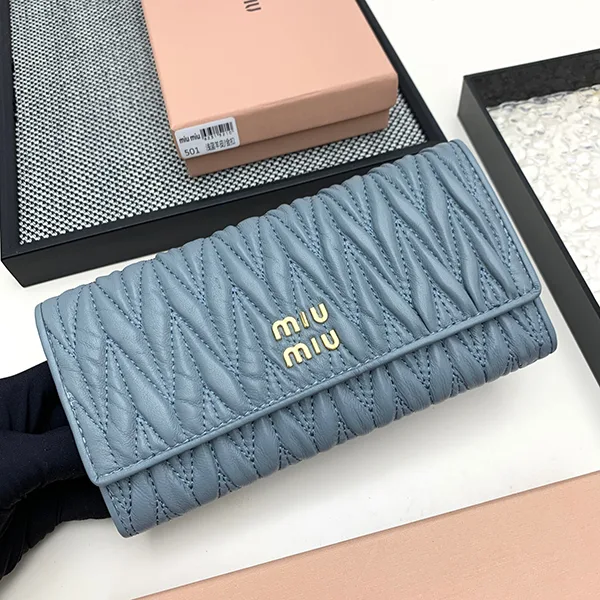 ミュウミュウ レザー財布 長財布 マテラッセ レプリカ myo32629