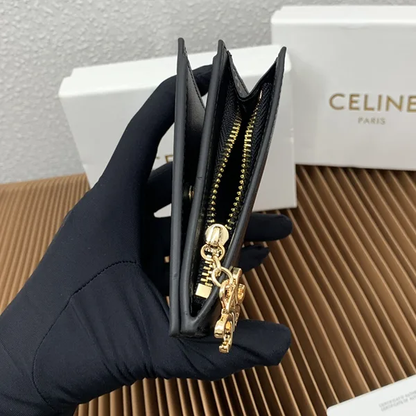 お洒落セリーヌ 贋物 コンパクトウォレット チャーム 財布 2色 Ceb77908