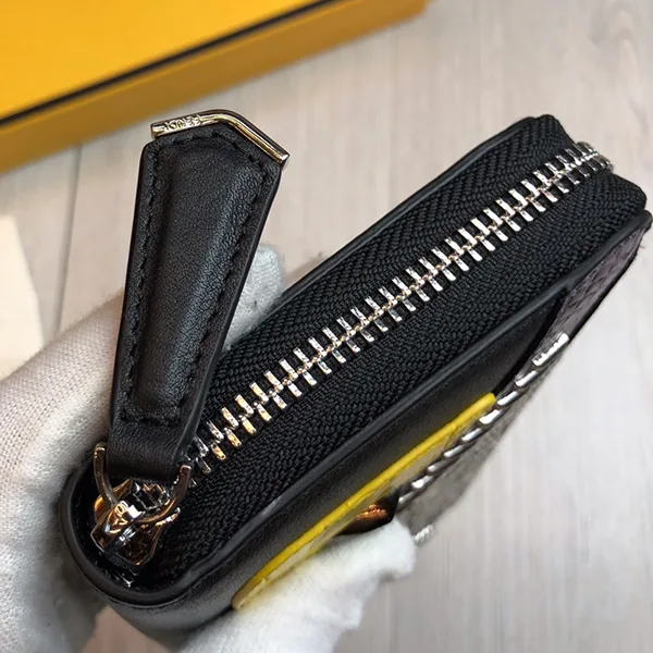 注目★フェンディ フェイク ブラックレザー ジップウォレット 長財布 few55505