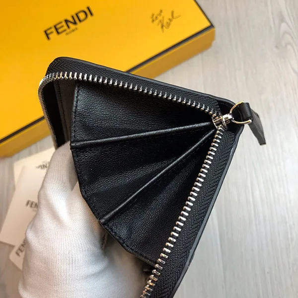 注目★フェンディ フェイク ブラックレザー ジップウォレット 長財布 few55505