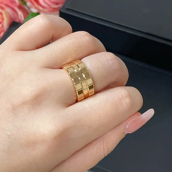 【大特価】ショパール アイスキューブ リング コピー shp55727