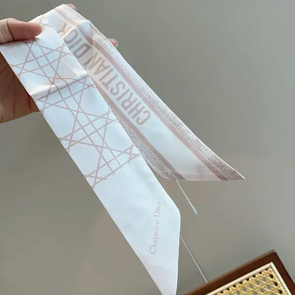 激安価格!ディオール オブリーク ミッツァ スカーフ n級品 dei04186
