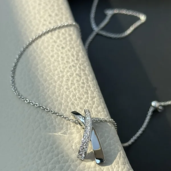 確保済みグラフ コピー商品 キス ダイヤモンド ペンダント guh35304