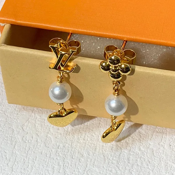 ルイヴィトン ピアス パンダント LV ハート レプリカ M01011