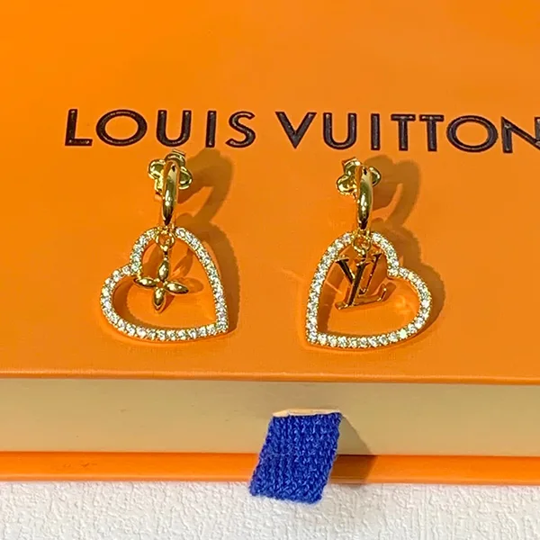 素敵なルイヴィトン ハートピアス キラキラ LVロゴ フェイク M02308
