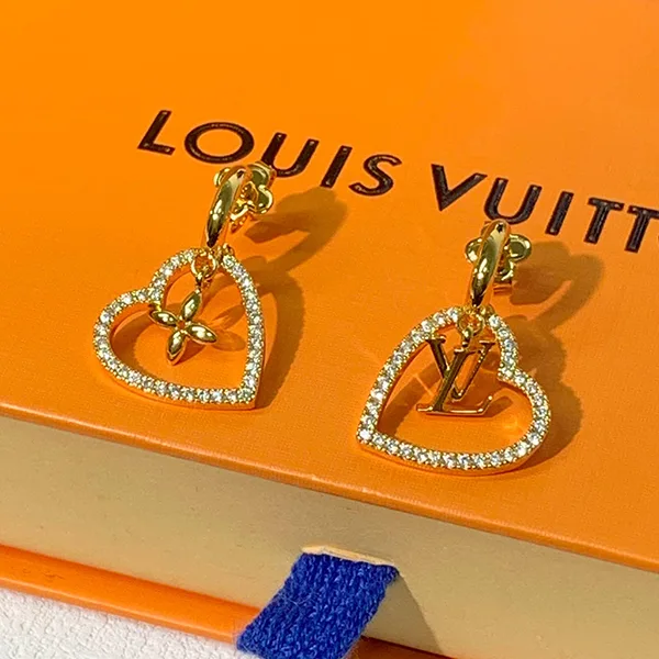 素敵なルイヴィトン ハートピアス キラキラ LVロゴ フェイク M02308