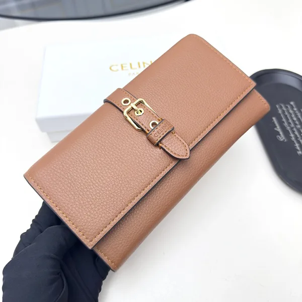 セリーヌ コピー商品 ラージウォレット コンティ サプルカーフスキン Cea05459