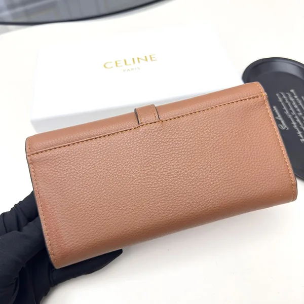 セリーヌ コピー商品 ラージウォレット コンティ サプルカーフスキン Cea05459