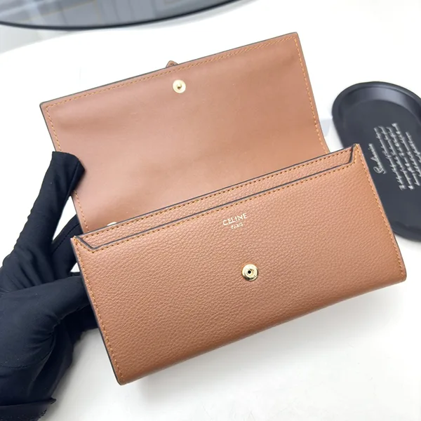 セリーヌ コピー商品 ラージウォレット コンティ サプルカーフスキン Cea05459