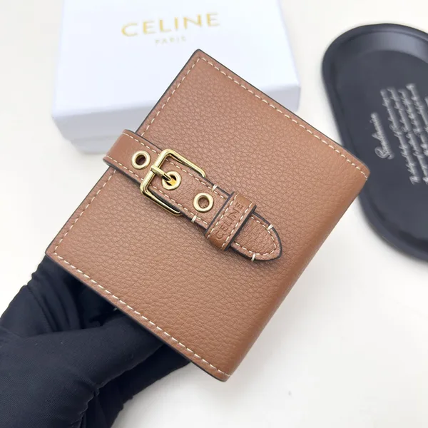 希少セリーヌ パロディ フラップベルトつき財布 コンティ Cee08419