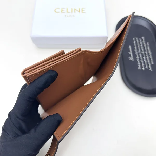 希少セリーヌ パロディ フラップベルトつき財布 コンティ Cee08419