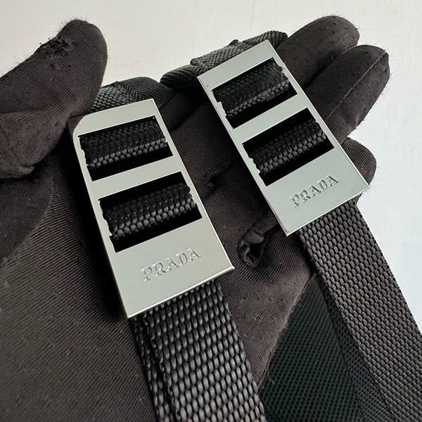 プラダ 洗練された ◆Re-Nylon サフィアーノレザー バックパック 2VZ104