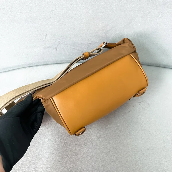 大人気 プラダ◆Re-Nylon レザー ショルダーバッグ クロスボディ 2VH171