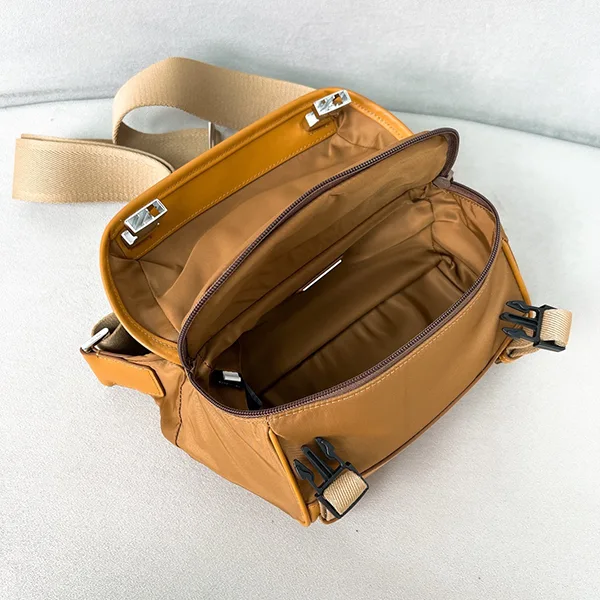 大人気 プラダ◆Re-Nylon レザー ショルダーバッグ クロスボディ 2VH171