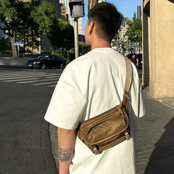 大人気 プラダ◆Re-Nylon レザー ショルダーバッグ クロスボディ 2VH171
